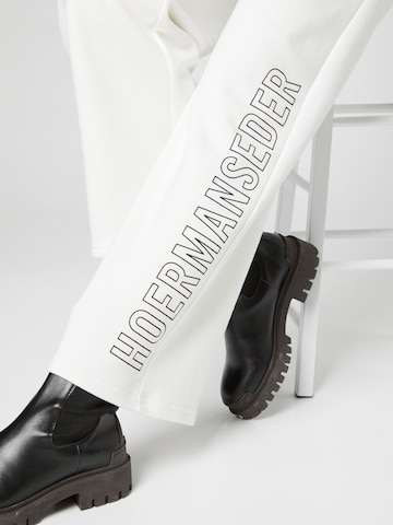 Hoermanseder x About You - Pierna ancha Pantalón en blanco