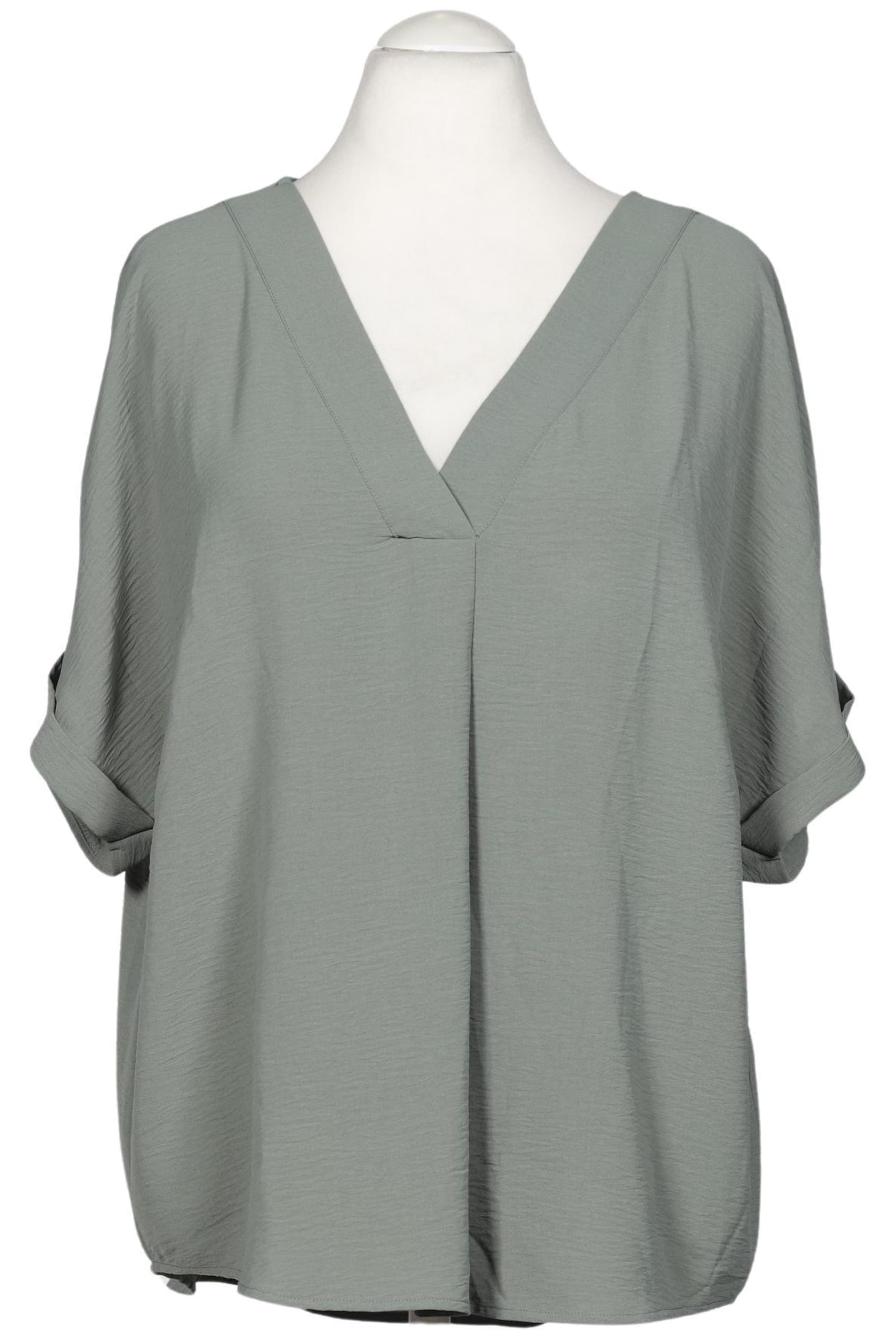 Vero Moda Curve Blouse & Tunic in 4XL in Green: front
