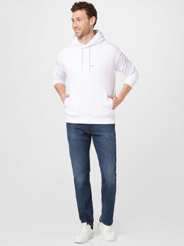 Bluză de molton de la Calvin Klein pe alb