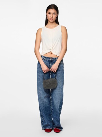 Top 'PCAnora' di PIECES in bianco