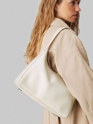 Borsa a spalla 'Sense' di Calvin Klein in beige: frontale