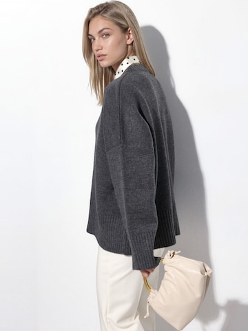 Hiccup - Pullover em cinzento