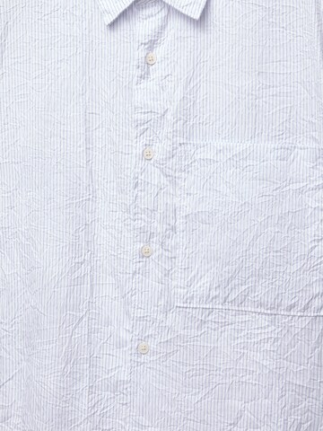 Pull&Bear Comfort fit Button Up Shirt in White
