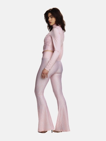 EKCENTRIK Flared Sporthose in Pink