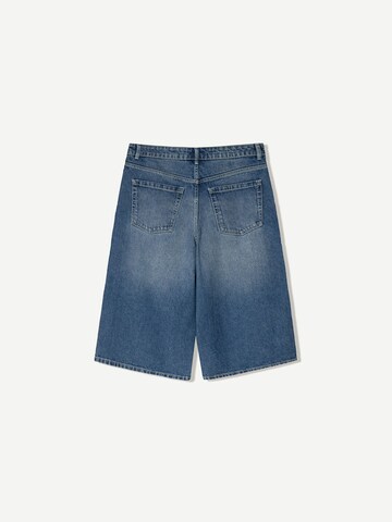 Bershka Luźne Jeansy w kolorze niebieski