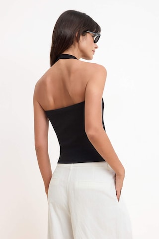 Trendyol - Top en negro