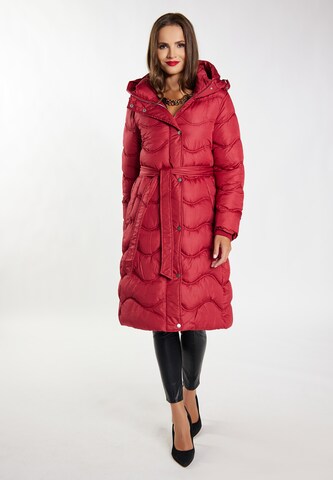 faina Winter Coat in Red: front