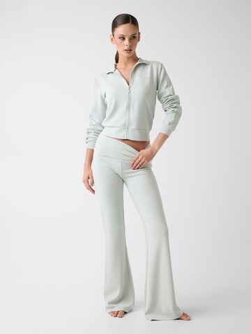 GUESS Flared Hose in Grün