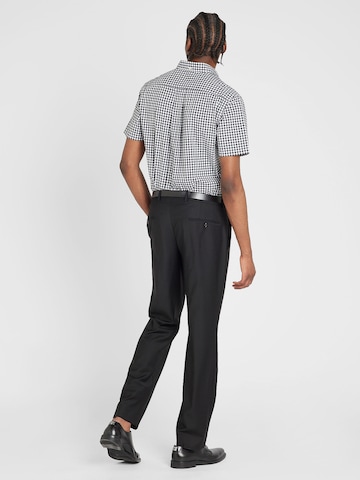 Coupe slim Pantalon à plis 'Brad' JOOP! en noir