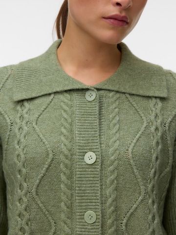 Geacă tricotată 'VMROBIN' de la VERO MODA pe verde