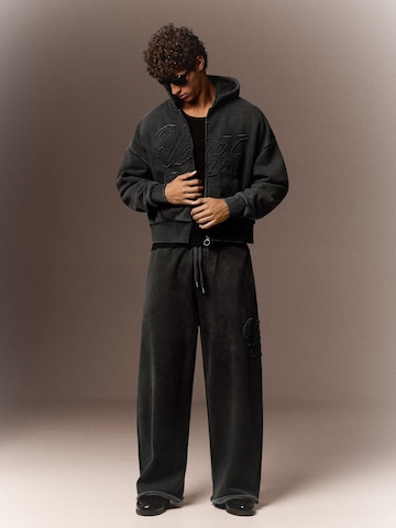 Hanorac de la Bershka pe negru