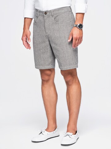 Regular Pantalon chino Ombre en noir