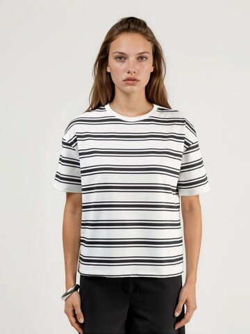 Hiccup Shirt in White: front