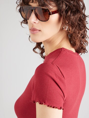 T-shirt 'PCNICCA' PIECES en rouge