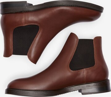 SELECTED HOMME Chelsea boots in Bruin