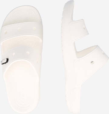 Crocs - Sapato aberto 'Classic' em branco