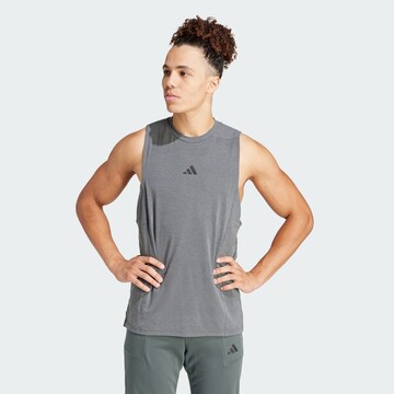 ADIDAS PERFORMANCE Функционална тениска 'Designed for Training' в сиво: отпред