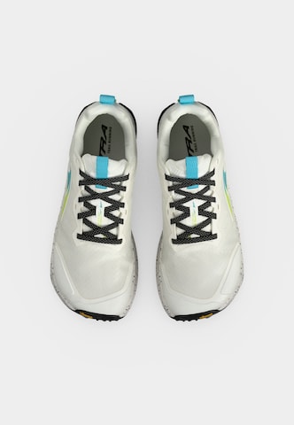 Scarpa da corsa 'LONE PEAK 9+' di Altra in bianco