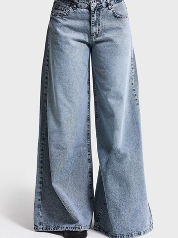 IT'S BASIC Wide leg Jeans 'ELEPHANT LEG LOW RISE JEANS' in Blue