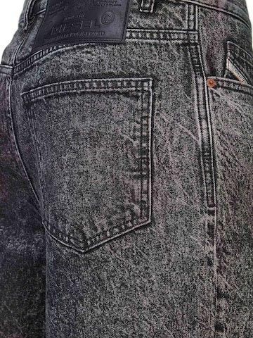 DIESEL Lużny krój Jeansy 'D-MAXS-SP SHORTS' w kolorze szary