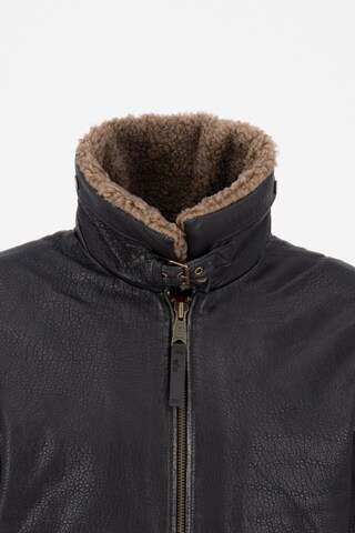 ALPHA INDUSTRIES Демисезонная куртка в Коричневый