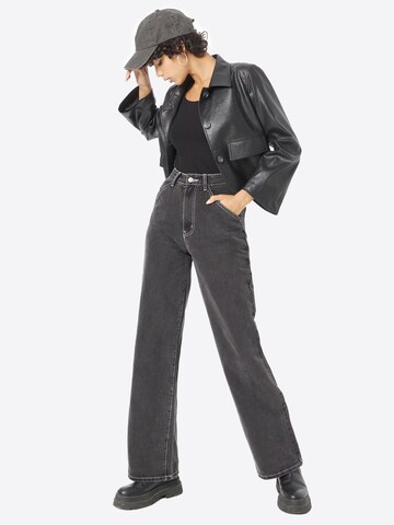 ABOUT YOU Shirt in Schwarz