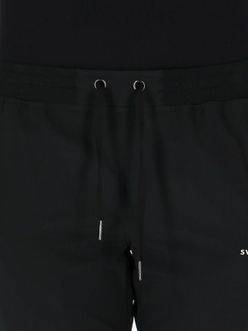 Regular Pantalon de sport SWEDEMOUNT en noir