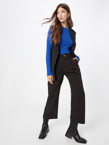 CULTURE Regular Trousers with creases 'Cenette' in Black