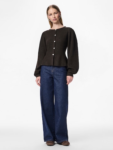 PIECES Kardigán 'PCSILLY' - barna