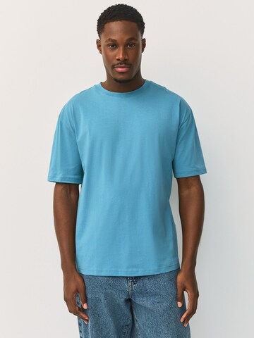 Next Shirt in Blue: front