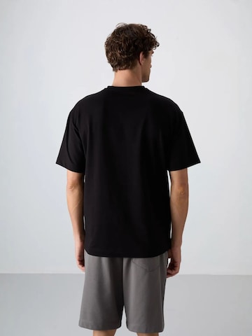 Tommy Life Shirt in Black