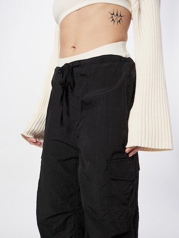 Loosefit Pantalon cargo Monki en noir