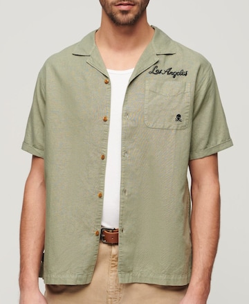 Coupe regular Chemise 'Resort' Superdry en vert : devant