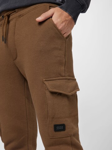 Effilé Pantalon cargo 'GORDON' JACK & JONES en marron