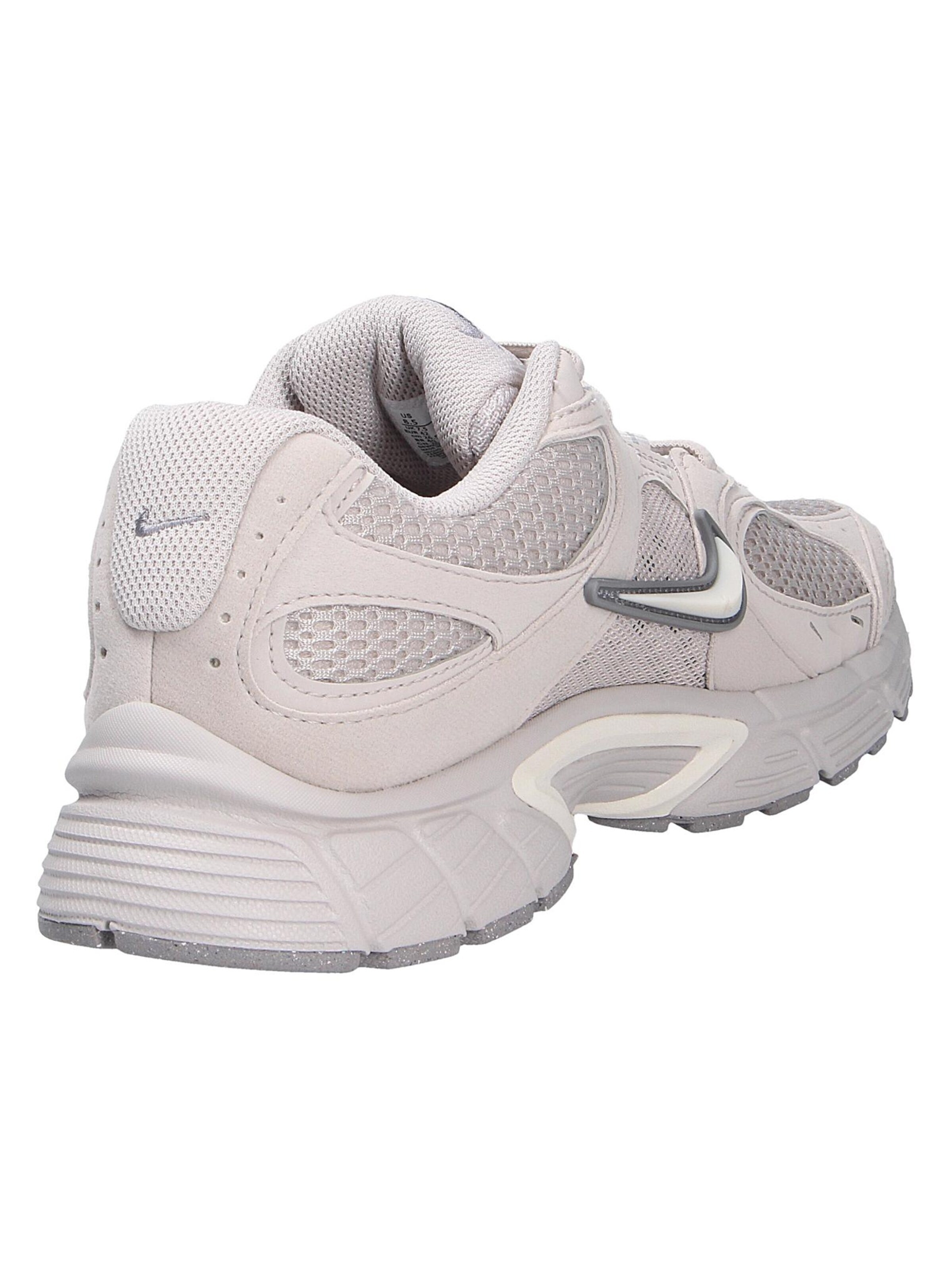 NIKE Σνίκερ χαμηλό 'V5 RNR' σε λευκό
