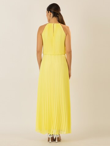 APART Kleid in Gelb