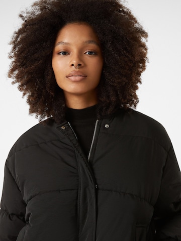 Veste mi-saison Bershka en noir