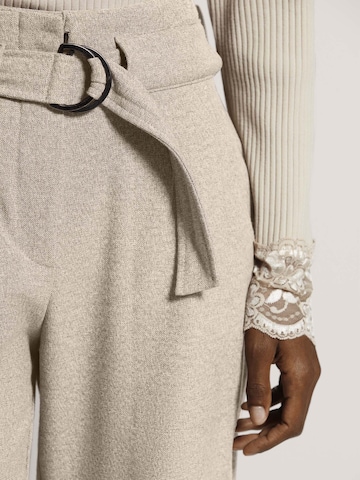 Regular Pantalon cargo MADELEINE en blanc