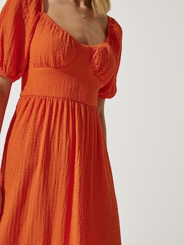 Happiness İstanbul Kjole i orange