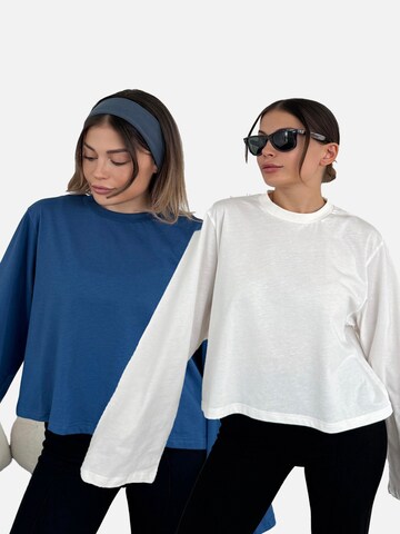 T-shirt C&City en bleu : devant