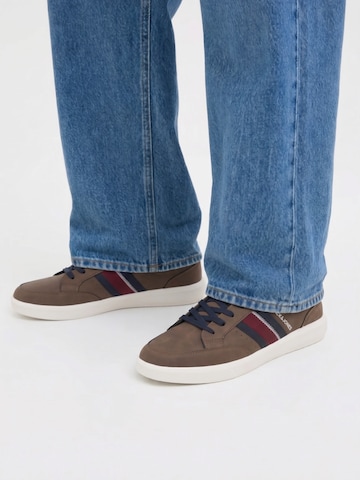 JACK & JONES Nizke superge 'JFWJOHNSON' | rjava barva