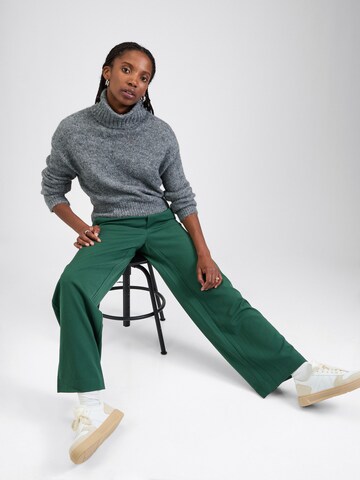 Wide Leg Pantalon à pince 'Varone' VILA en vert