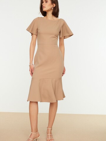 Trendyol Kleid in Braun: Vorderseite