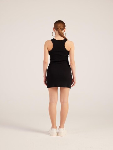 HOLLY LOLLY Kleid in Schwarz