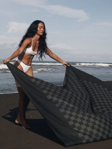 woodsandwaves - Toalla de playa 'Midnight Coast XXL' en negro: frente