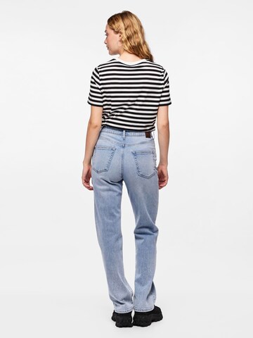 PIECES Regular Jeans 'KELLY' in Blau