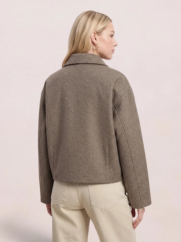 noar studios Jacke in Beige