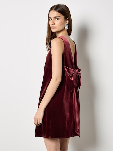 Apricot Dress ' ' in Red