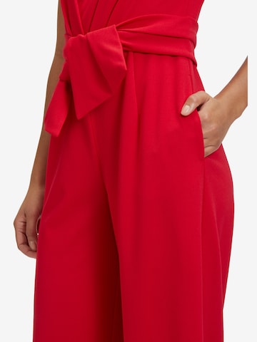 Tuta jumpsuit di Vera Mont in rosso