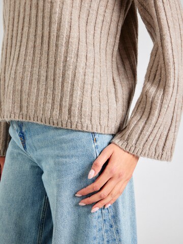b.young Sweater in Beige